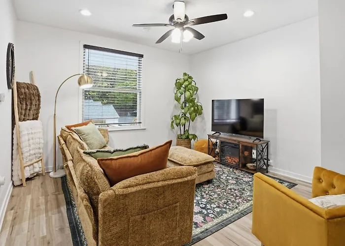 Brand New King Suite| Movie/game Room| Coffee Bar *
