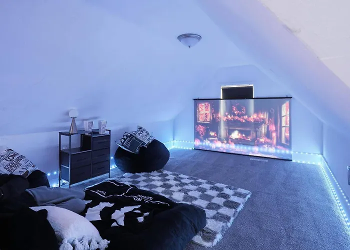 Brand New King Suite| Movie/game Room| Coffee Bar Holiday home *