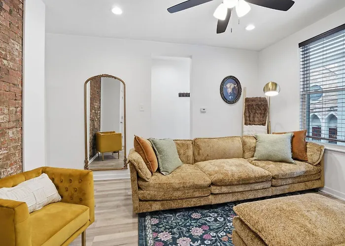 Brand New King Suite| Movie/game Room| Coffee Bar