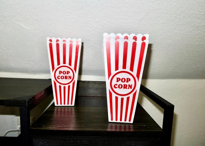 Holiday home Brand New King Suite| Movie/game Room| Coffee Bar Pittsburgh