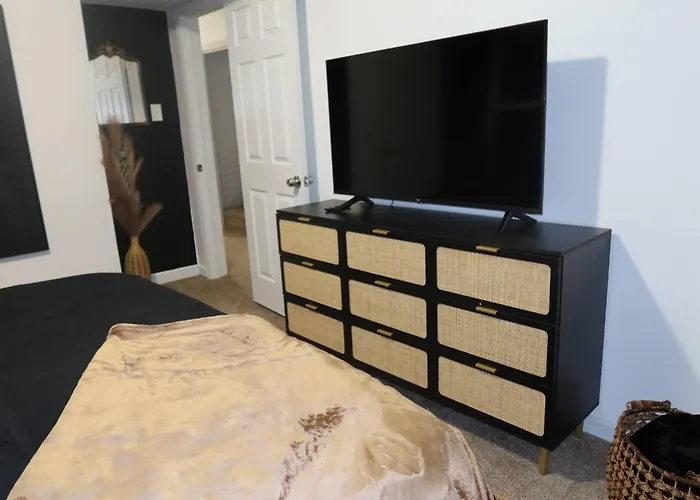 Brand New King Suite| Movie/game Room| Coffee Bar *